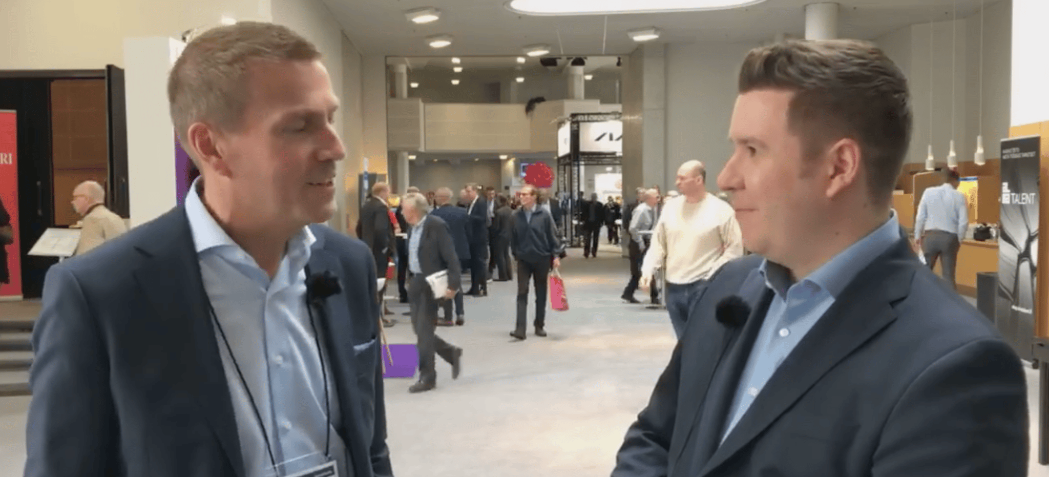 {t('page.video.player.watchOnFacebook')}