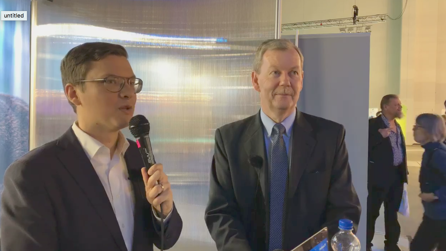 {t('page.video.player.watchOnFacebook')}