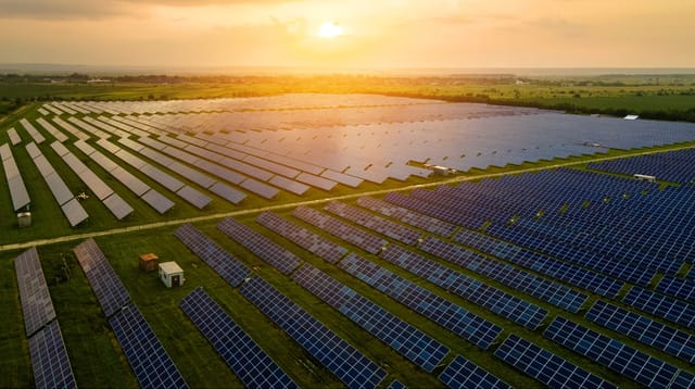 Datakeskusbuumi ja uusiutuva energia – näin sijoittaja pääsee mukaan megatrendiin
