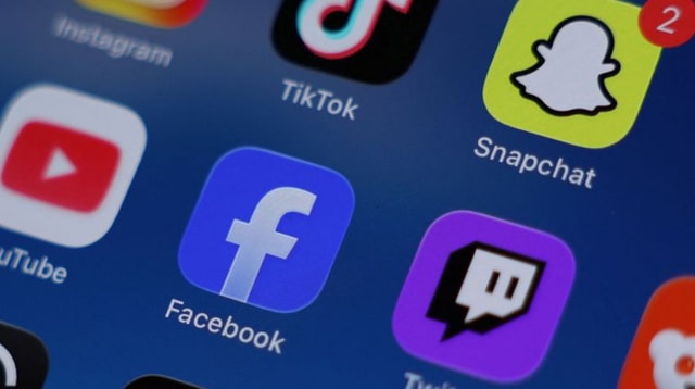 Australien stoppar 16-åringar på sociala medier - tidiga tecken på en bredare trend?